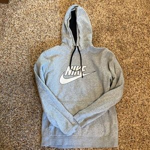 nike sweatshirt